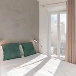 Amazing & Modern 2-Bedrooms